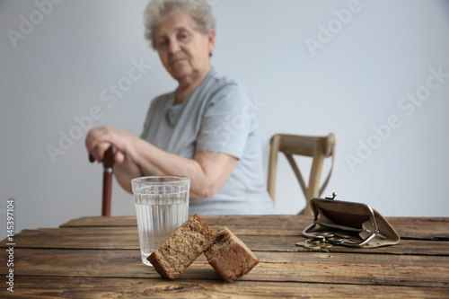 Bread, glass of water, purs...