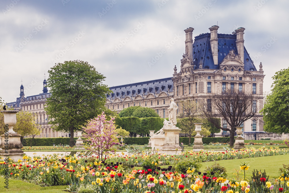 Le Louvre et Jardin des Tuileries