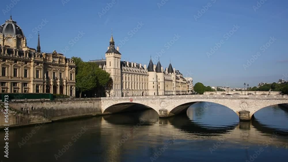 Paris bridge