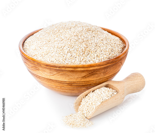 bran in bowl with wooden scoop