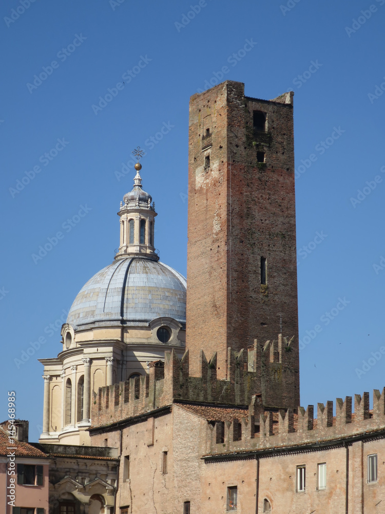 cupola di Sant'Andrea e torre della Gabbia Mantova 