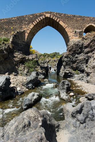 Fotografie Medieval bridge of Adrano, Sicily, of arabic origin and saracen