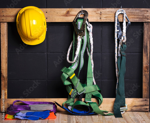 Standard construction safety ,helmet, fall protection,glove,reflection suit