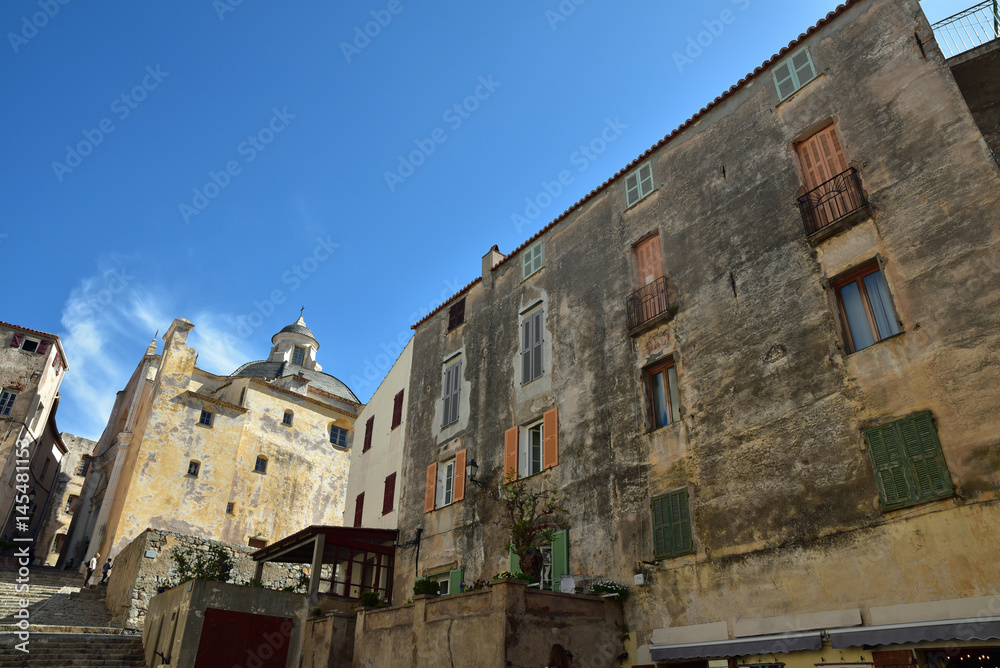 Eglise et maisons de la citadelle de Calvi en Corse