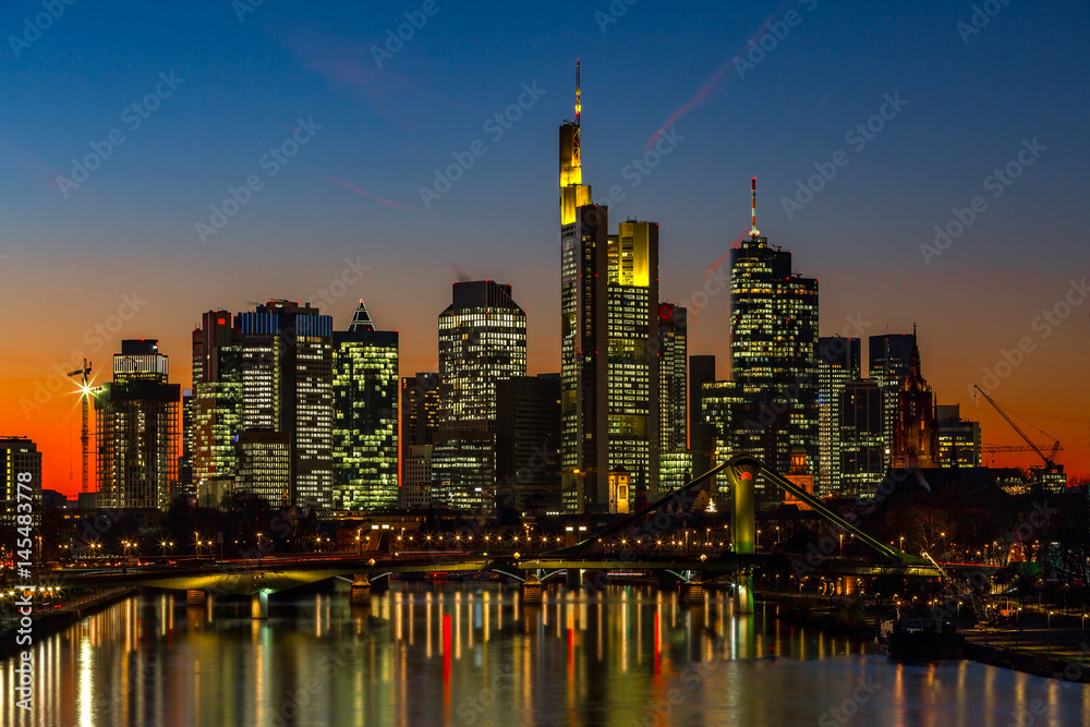 Abend-Sonne in Frankfurt am Main  Skyline