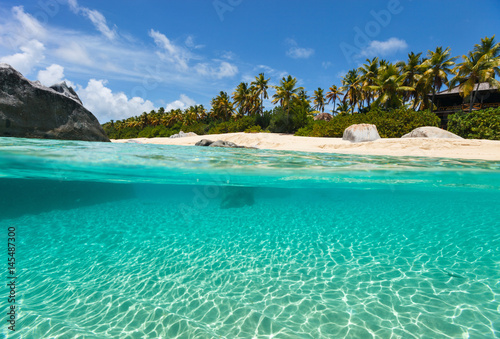 Fototapeta Naklejka Na Ścianę i Meble -  Picture perfect beach at Caribbean