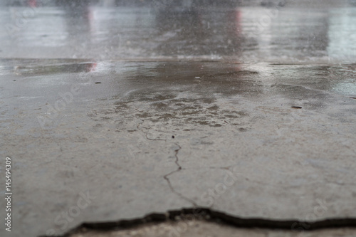 Semen  floor wet by the rain drop broke 