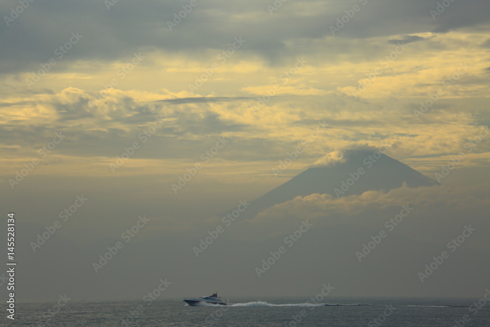 富士と相模湾