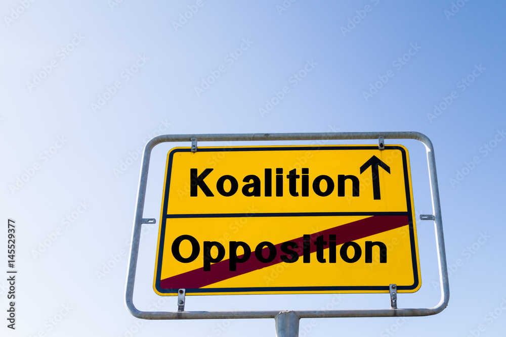 Von der Opposition in die Koalition StockFoto Adobe Stock