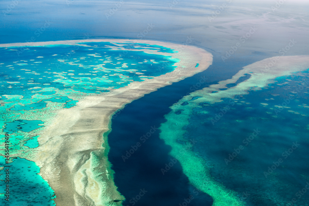 Fototapeta premium Widok z lotu ptaka na Wielką Rafę Koralową