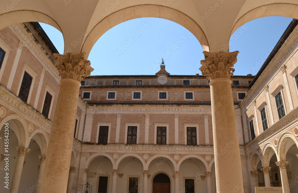 Ehrenhof im Palazzo Ducale - Urbino