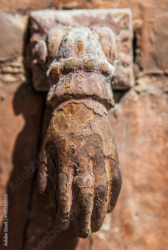 Knocker, Edessa