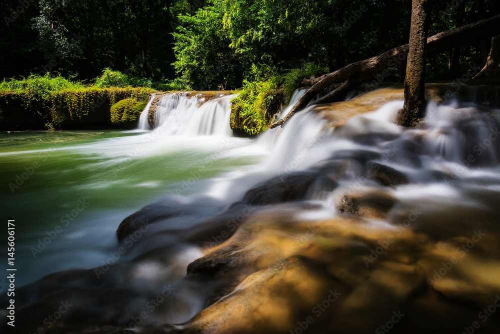  Jed-Sao-Noi Waterfall,  Saraburi