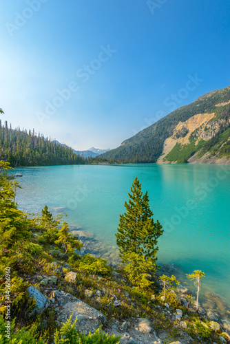 Fototapeta Naklejka Na Ścianę i Meble -  Majestic mountain lake in Canada. Upper Joffre Lake Trail View.