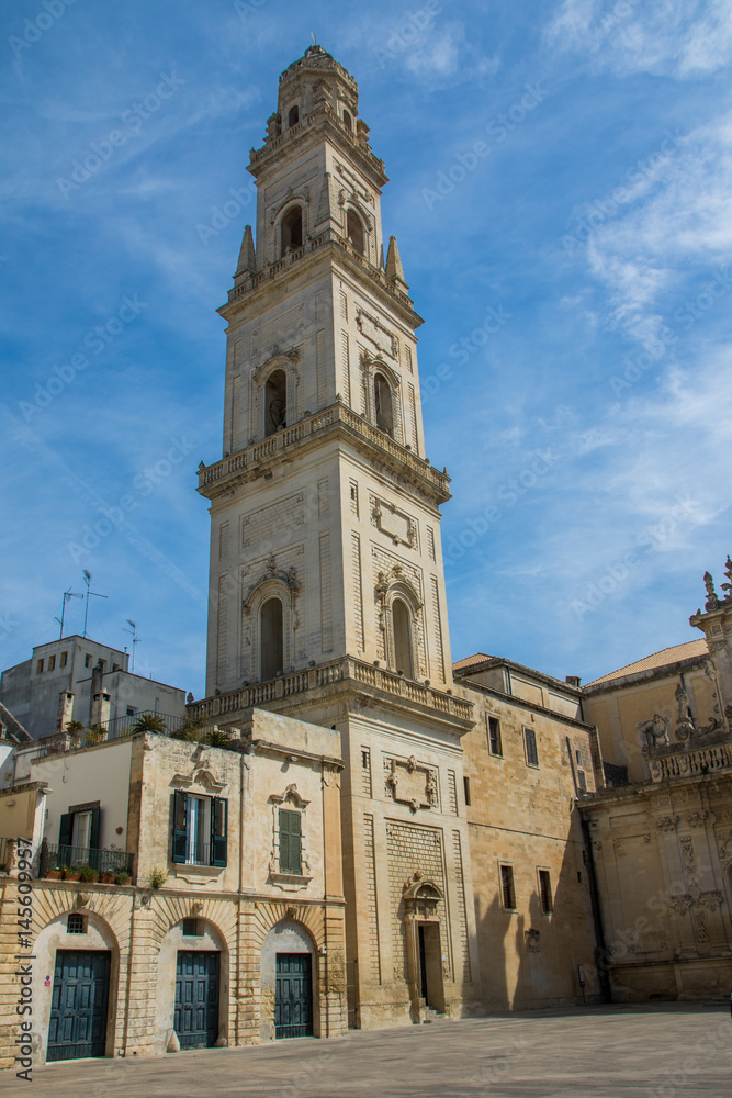 Kirche mit Kirchturm in Lecce, in Apulien, Italien