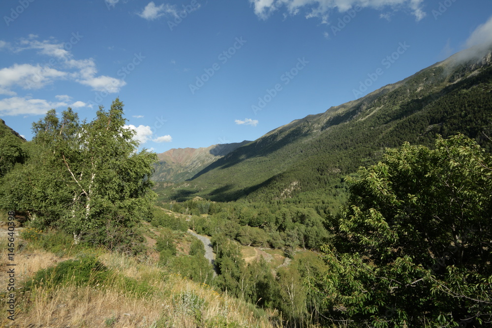 Vallée du Carol et massif du Carlit dans les Pyrénées Orientales, France
