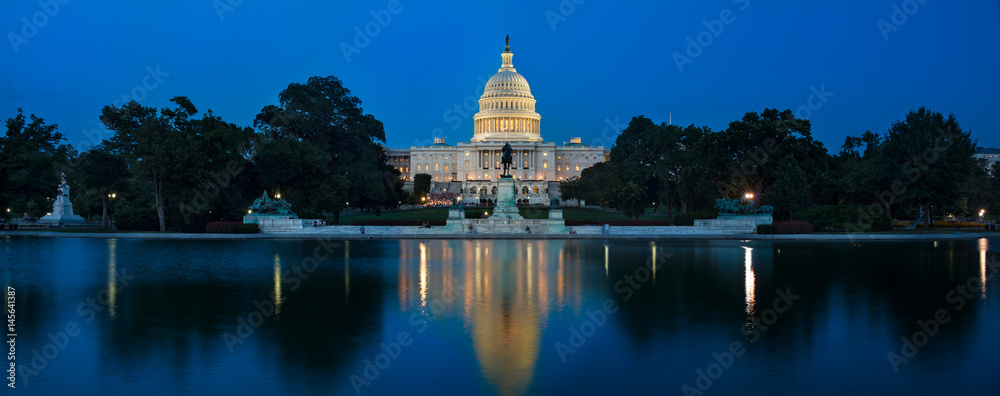 United States Capitol Panorama at Night - obrazy, fototapety, plakaty 