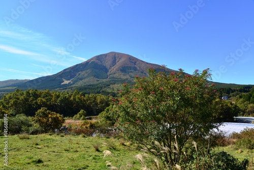 秋のくじゅう連山 © chameleon