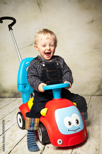 viel Spaß auf dem Spielauto