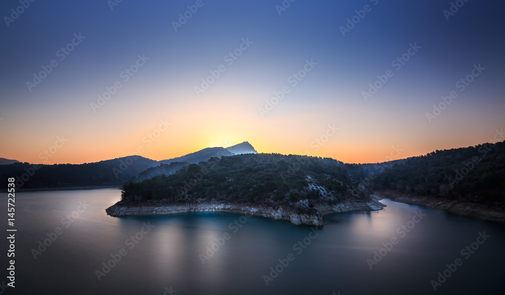 Sainte-Victoire et lac de Bimont