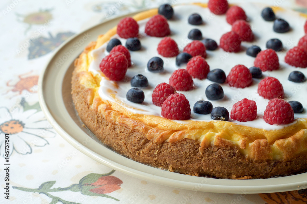 homemade cheese cake with berries homemade cheese cake with berries