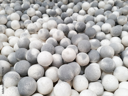 Obraz na plátně Ceramic balls after heat up