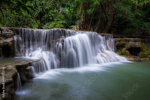 Huay Mae Khamin Waterfall © Yothin