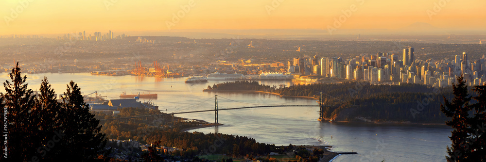 Naklejka premium Wschód słońca w Vancouver