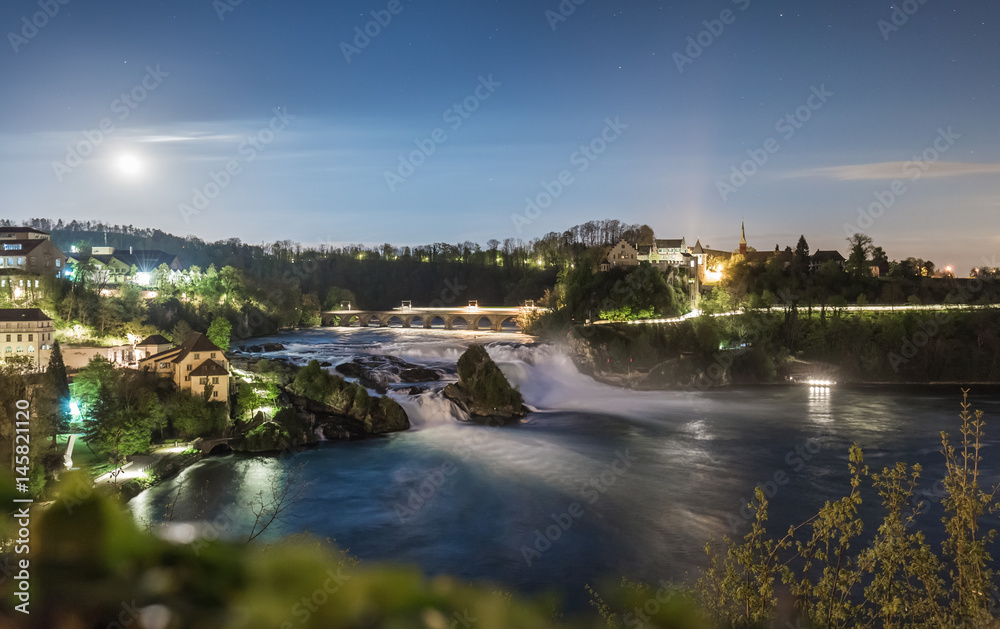 Fototapeta premium Moonrise over Rhine Falls