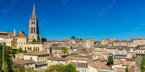 Stampa su tela Cityscape of Saint-Emilion town, a UNESCO heritage site in France