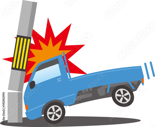 電柱へ激突する軽トラック