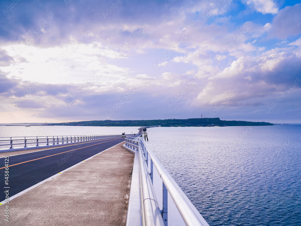 Obraz premium 伊良部大橋 宮古島市 沖縄県