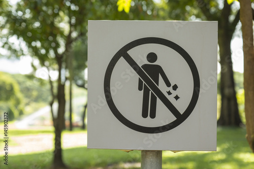 prohibiting littering signs
