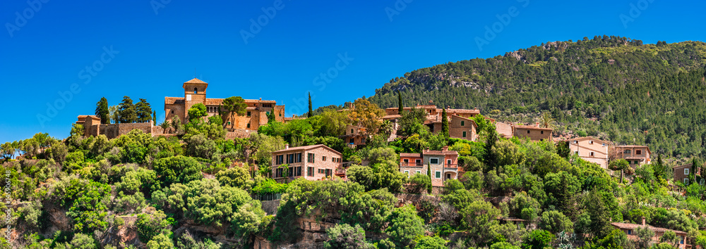 Spanien Landschaft Serra de Tramuntana Panorama Anblick Berg Dorf Deia Mallorca
