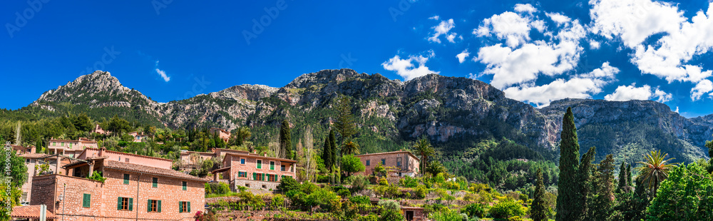 Spanien Berg Panorama Landschaft Dorf Deia, Serra de Tramuntana, Mallorca 