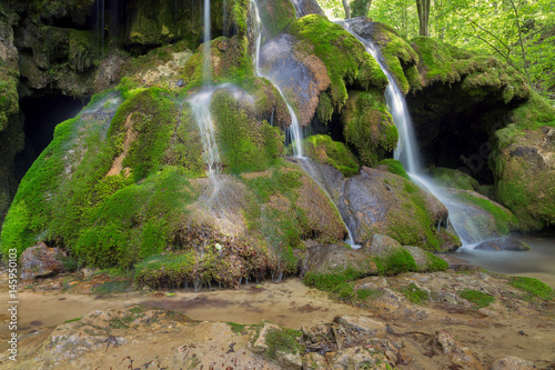 Fototapeta Naklejka Na Ścianę i Meble -  Mountain waterfall