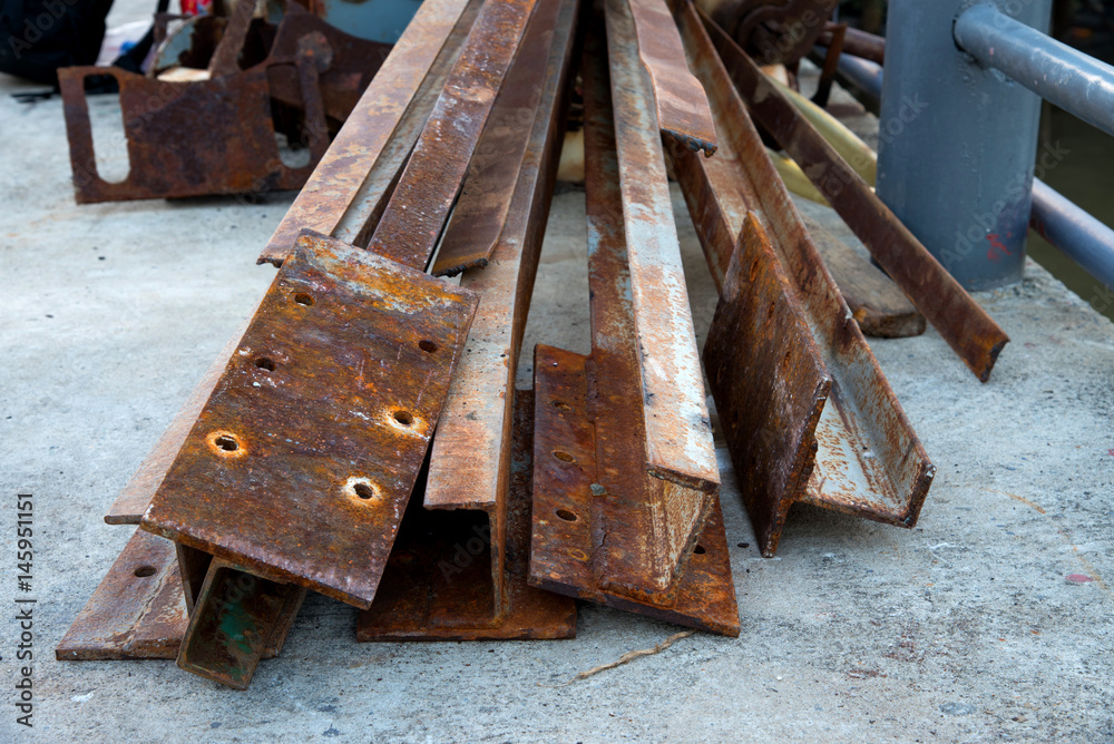 Old steel pole and rusty for constructions.
Old steel pole and rusty for constructions.