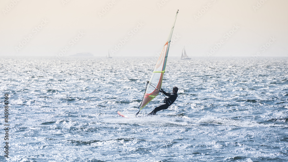 Naklejka premium Windsurfer