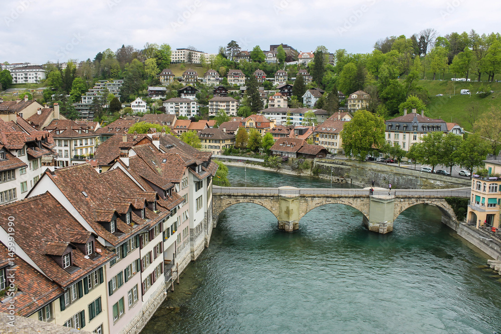 Casas y rio en Berna (Suiza)