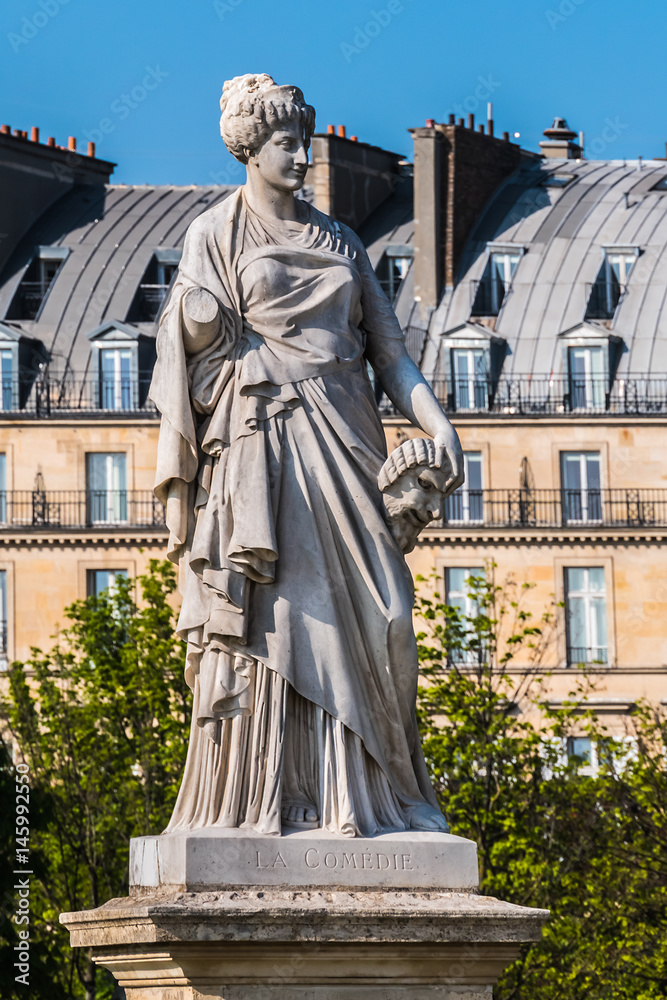Jardin des Tuileries (Tuileries garden, 1564). Sculpture. Paris.