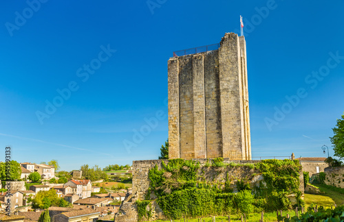 Fototapet Tour du Roi or Kings Tower in Saint Emilion, France