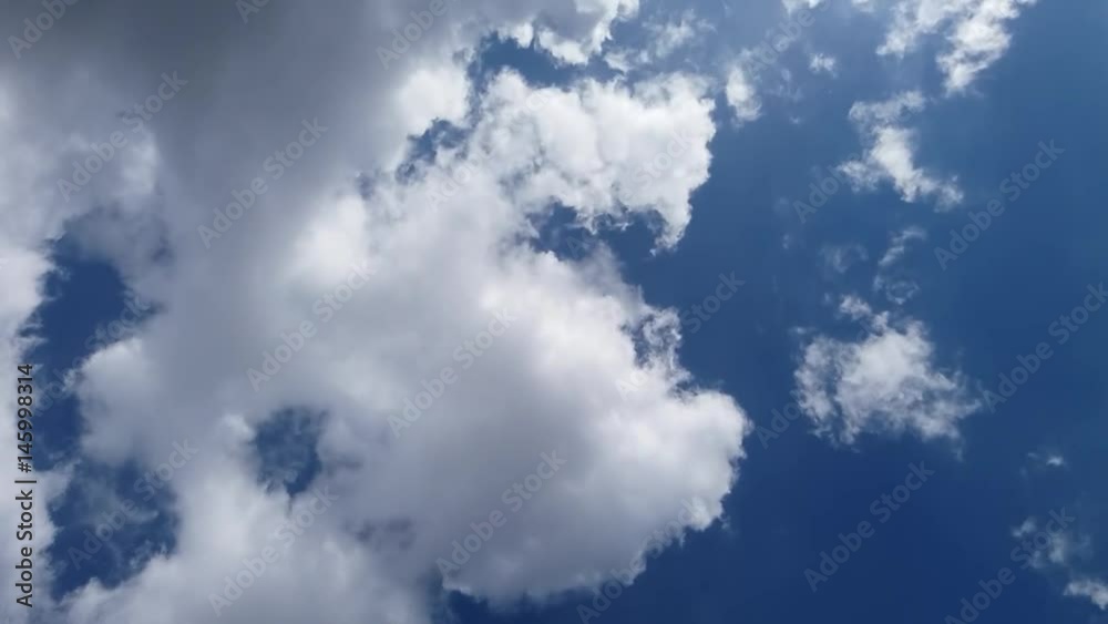 blauer Frühlingshimmel mit weißen und grauen Wolken (Zeitrafferaufnahme)
blauer Frühlingshimmel mit weißen und grauen Wolken (Zeitrafferaufnahme)