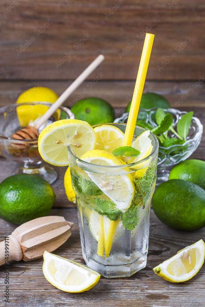 Fototapeta premium A wooden table drinks Lemon Mint