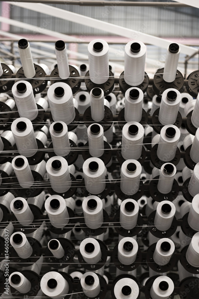 Process of rolling plastic fiber for plastic sack Process of rolling plastic fiber for plastic sack