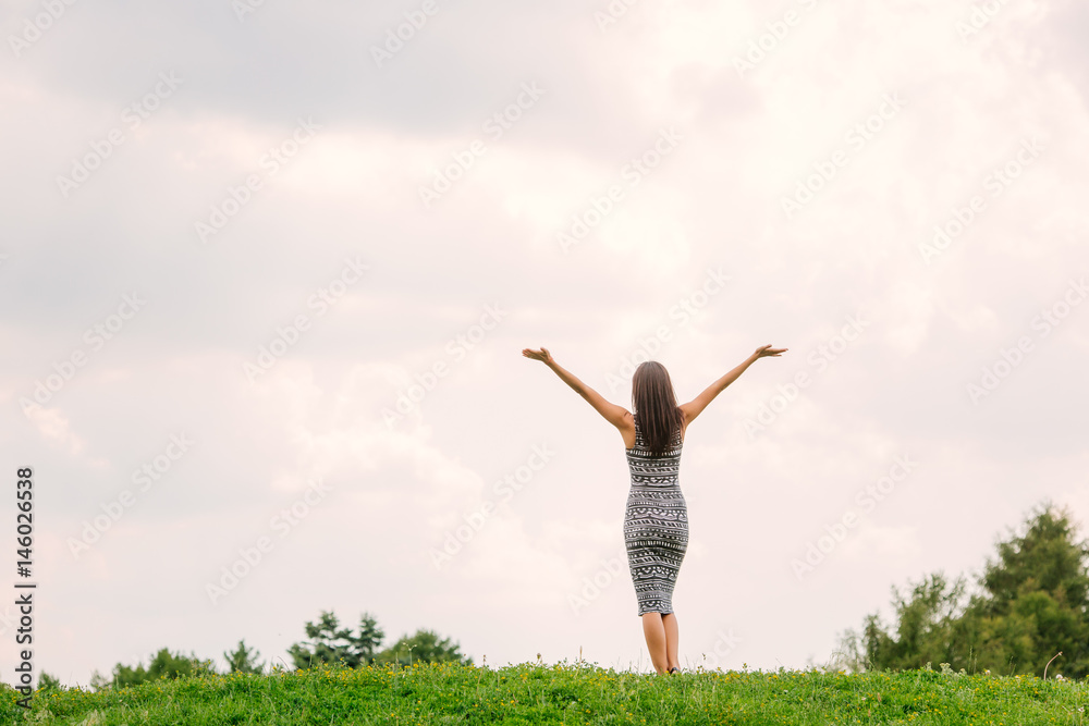 girl yoga in nature