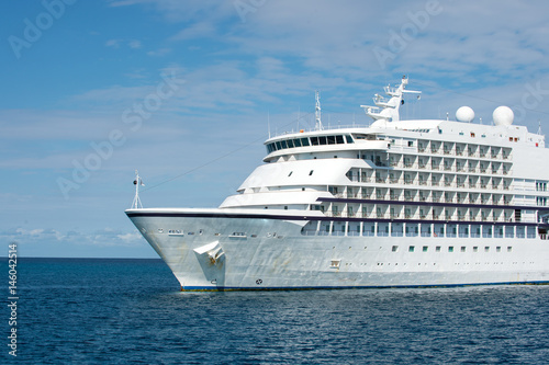 Big luxury cruise ship or liner © be free