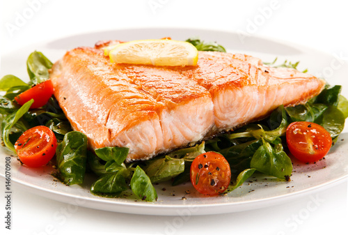 Roast salmon with vegetables