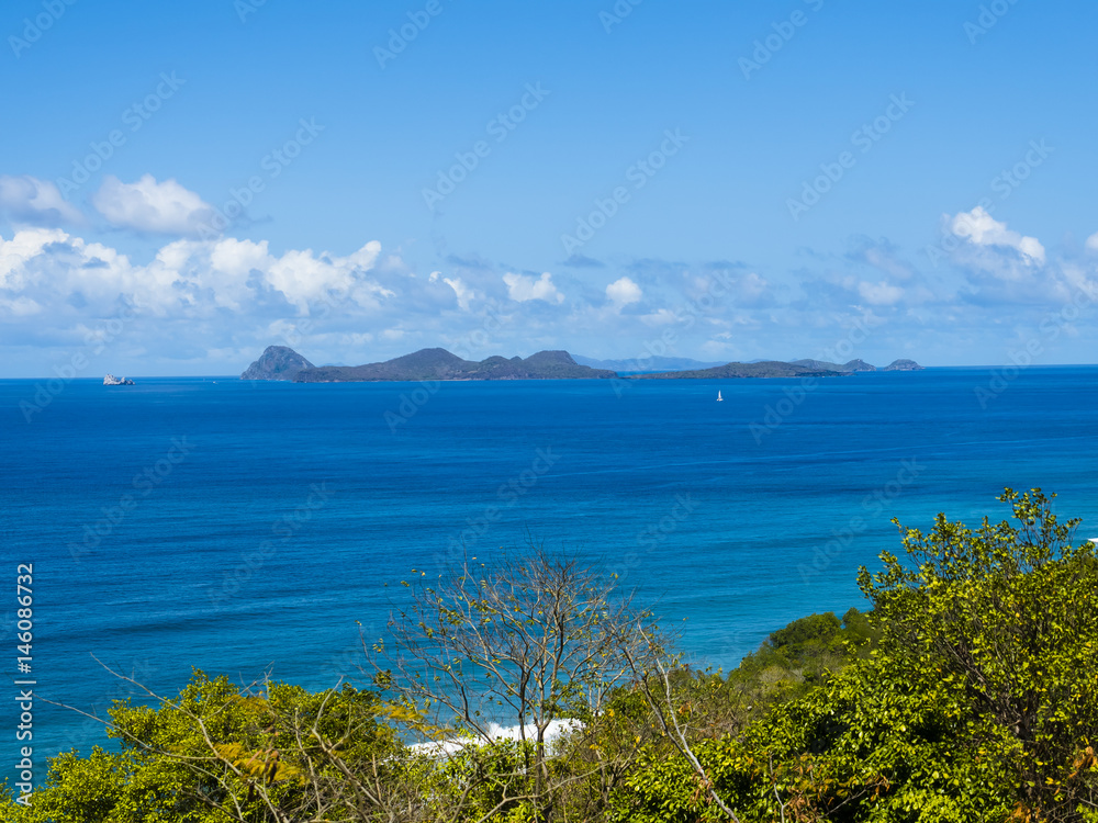 Blick auf Ronde Island und CarriacouMittelamerika, Karibik, Kleine Antillen, Grenada, St. George, Saint Patrick,  Sautuers, Küste ,