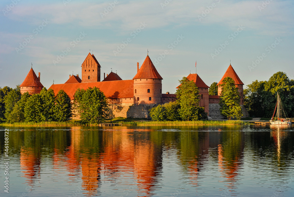 Naklejka premium Trakai Island Castle - a popular tourist destination in Lithuania
