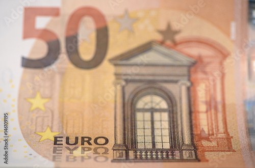 Euro Währung mit Banknote © Wolfilser